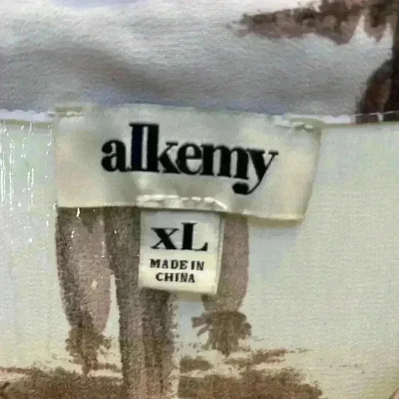 Alkemy Top button down hi lo - Picture 4 of 8